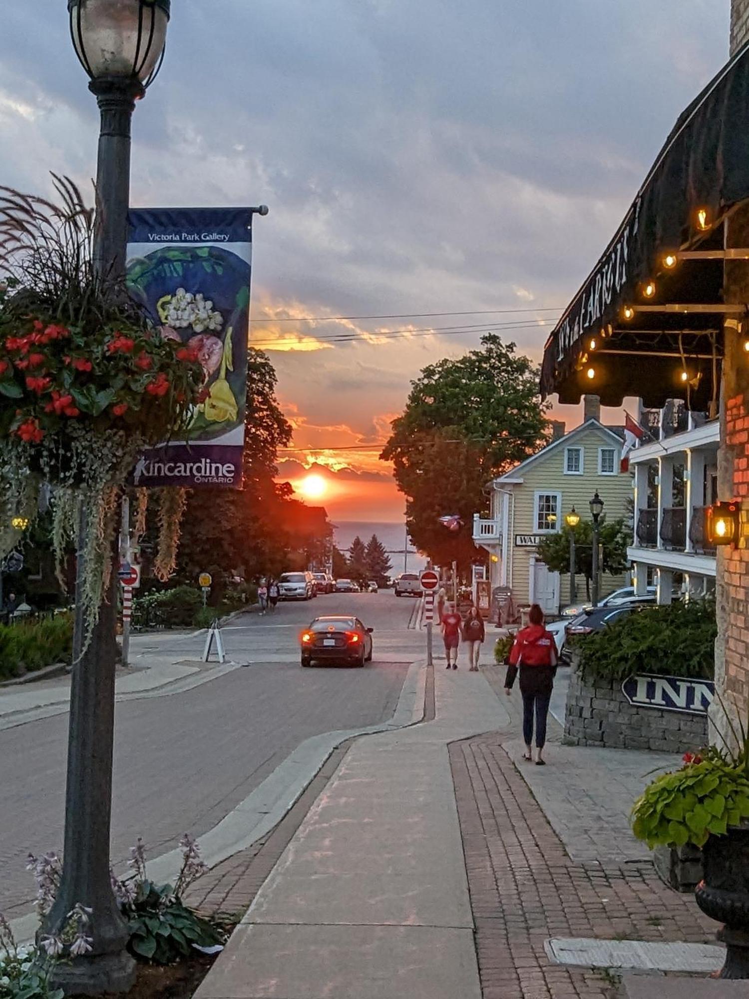 Inn At The Harbour Kincardine Exterior photo
